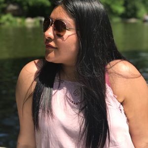 Meet your Posher, Daysi